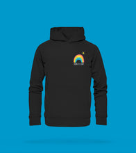 Laden Sie das Bild in den Galerie-Viewer, Hoodie Unisex Regenbogen "Born to camp." Bio-Baumwolle