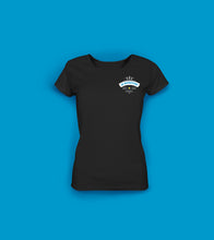 Laden Sie das Bild in den Galerie-Viewer, Frauen T-Shirt in Schwarz In Wendtorf sagt man Probst