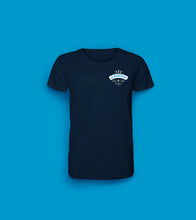 Laden Sie das Bild in den Galerie-Viewer, Herren T-Shirt in Navy In Wendtorf sagt man Probst