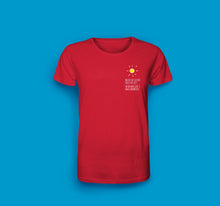 Laden Sie das Bild in den Galerie-Viewer, männer t-shirt rot weder ins hilton noch ins ritz im urlaub gehts nach nonnevitz