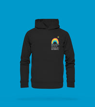 Laden Sie das Bild in den Galerie-Viewer, hoodie regenbogen schwarz weder ins hilton noch ins ritz im urlaub gehts nach nonnevitz