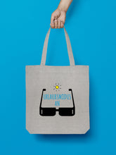 Laden Sie das Bild in den Galerie-Viewer, Jutebeutel in Hellgrau Urlaubsmodus an mit Motiv Brille