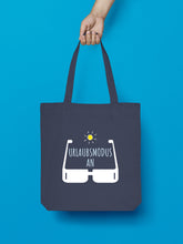 Laden Sie das Bild in den Galerie-Viewer, Jutebeutel in Nachtblau Urlaubsmodus an mit Motiv Brille