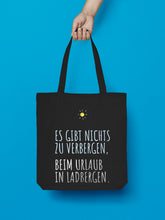 Laden Sie das Bild in den Galerie-Viewer, jutebeutel schwarz es gibt nichts zu verbergen beim urlaub in ladbergen