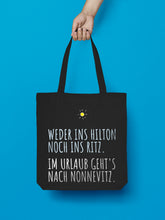 Laden Sie das Bild in den Galerie-Viewer, Jutebeutel schwarz weder ins hilton noc ins ritz im urlaub gehts nach nonnevitz