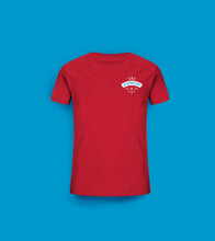 Laden Sie das Bild in den Galerie-Viewer, Kinder T-Shirt in Rot In Wendtorf sagt man Probst