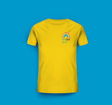 Laden Sie das Bild in den Galerie-Viewer, Kinder T-Shirt in Gelb Göhren Regenbogen Motiv
